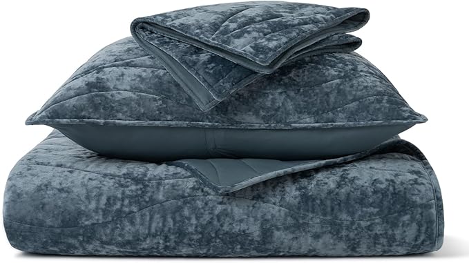 EVERGRACE Luxury Velvet Quilt Queen Size, Ultra Soft Wave Crushed Velvet Bedding Set, Lightweight Quilted Comforter Set for All Season, Oversized Bedspread Coverlet with 2 Shams, Stormy Blue
