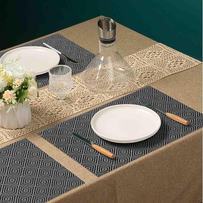 AHHFSMEI Placemats for Dining Table Set of 4 Woven Vinyl Plastic Place Mats Non-Slip Heat Insulation Stain Resistant Table Mats Washable Easy Clean Placemats (Black Grey Checker 4)