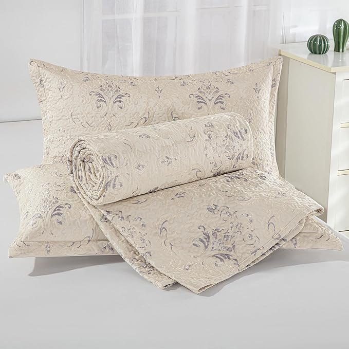 Loom and Mill Luxury Quilt Set 3 Piece, Elegant Floral Quilted Bedspread King Size with 2 Shams, Soft Lightweight Jacquard Bedding Coverlet Set for Christmas All Season (Light Apricot, King)