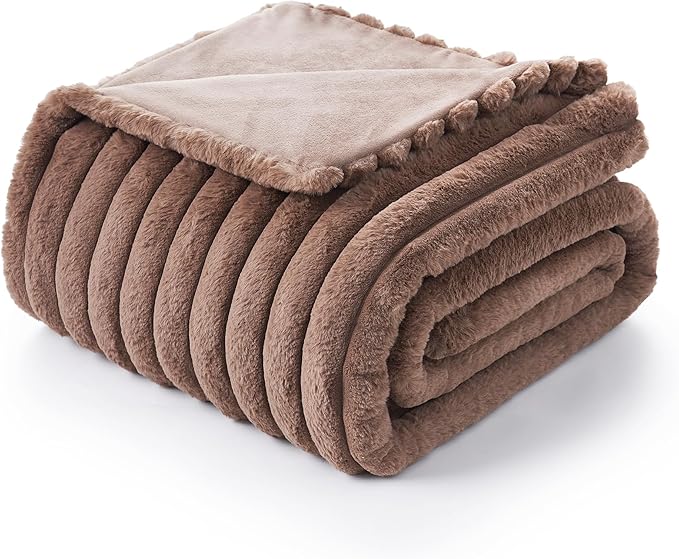 Amélie Home Faux Fur Throw Blanket for Couch, Cozy Fuzzy Fluffy Fur Luxurious Soft Striped Plush Gift Blankets for Family Sofa Chair Bedroom, 55"x70", Light Coffee