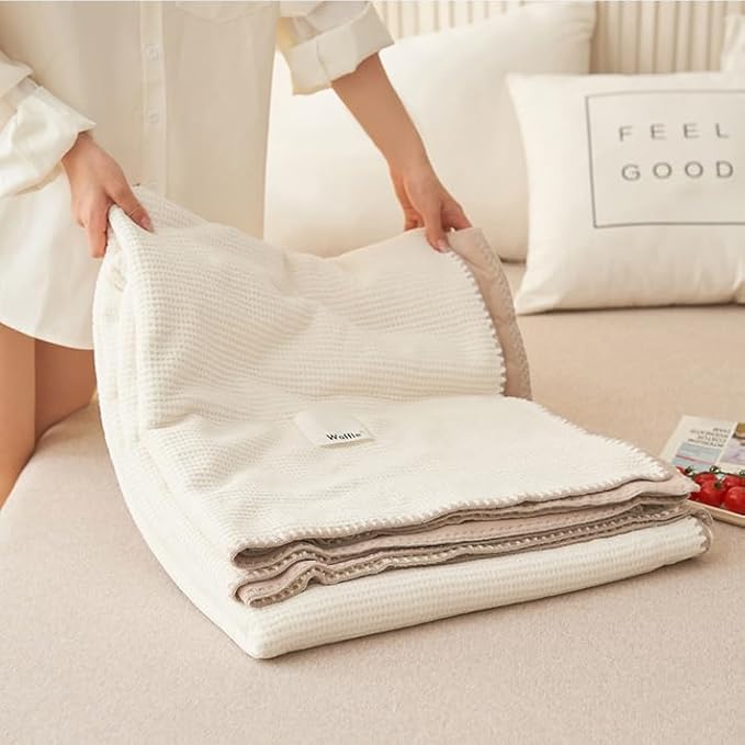 Luxury Ultra-Soft Milk Flannel Velvet Waffle Weave Blankets, Pet Cats Feel, Nordic Modern Aetec Style, All Season Comfy Fluffy Bed Twin Blanket for Couch Sofa Travel Picnics, White 60x80 inch