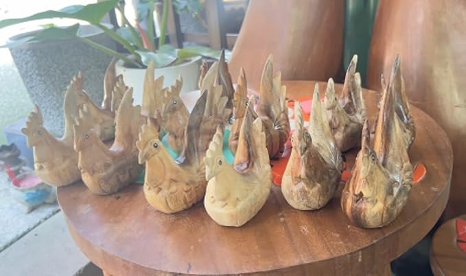 Thai Wooden Hand Carved Wooden Rooster Statue, Sculpture Art Decorative Rustic Home Decor Accent Handmade Handcrafted Decoration (Natural Color)