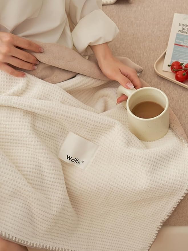 Luxury Ultra-Soft Milk Flannel Velvet Waffle Weave Comfy Blankets, Pet Cats Feeling, Nordic Modern Aetec Style, All Season Cozy Fluffy Throw Blanket for Couch Bed Sofa Chair, White 50x60 inch
