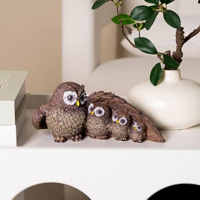 Resin Owl Family Statue, Mother Owl with Three Baby Owls Figurine, Cute Animal Sculpture for Home Décor, Rustic Woodland Table Ornament, Mother’s Love Figurine, Gift for Bird Lovers