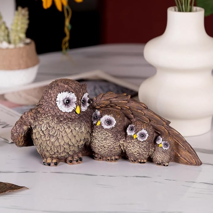 Resin Owl Family Statue, Mother Owl with Three Baby Owls Figurine, Cute Animal Sculpture for Home Décor, Rustic Woodland Table Ornament, Mother’s Love Figurine, Gift for Bird Lovers