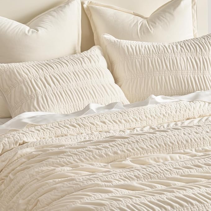 EVERGRACE Velvet Quilt Queen Size, Luxury Velvet Bedding Set, Ultra Soft Ruched Quilt Sets, Lightweight Comforter Vintage Textured Bedspread Coverlet with 2 Shams for All Season, Cream White