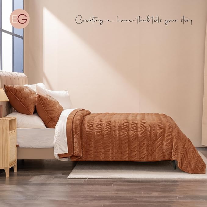 EVERGRACE Velvet Quilt Queen Size, Luxury Velvet Bedding Set, Ultra Soft Ruched Quilt Sets, Lightweight Comforter Vintage Textured Bedspread Coverlet with 2 Shams for All Season, Burnt Orange