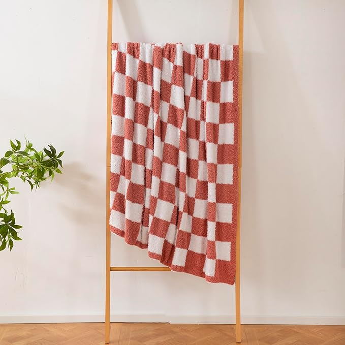 YIRUIO Throw Blanket Checkered Chessboard Fluffy Fuzzy Warmer Comfort Reversible Super Soft Cozy for Home Decor Bed Couch Sofa Living Room (Red, 60''x80'')