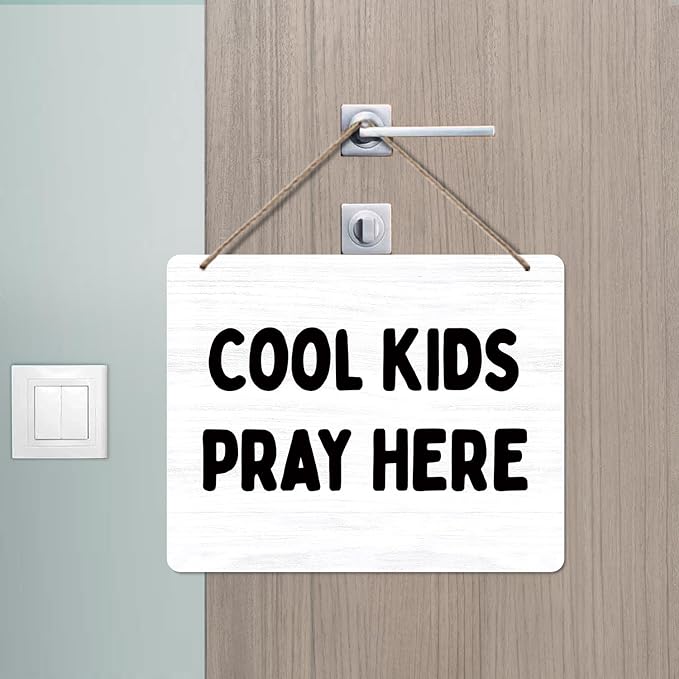 Udinaz Christian Nursery Hanging Sign, Kids Room Wall Decor, Cool Kids Pray Here Hanging Wood Plaque Decor for Boys Girls Nursery Bedroom Playroom Prayer Room Wall Door Decorations