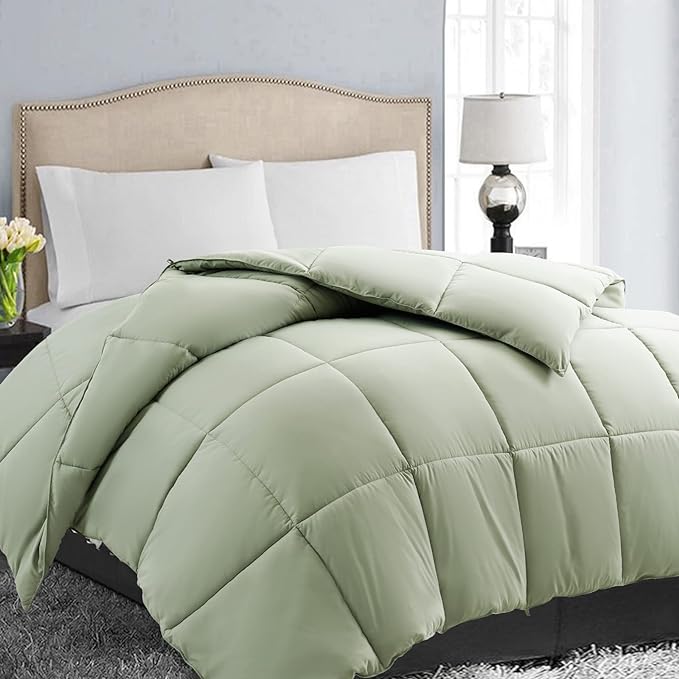 EASELAND Full Size Down Alternative Comforter - Quilted Duvet Insert for All Seasons, Soft Lightweight with Corner Tabs, Summer Winter Warm Bedding, Sage Green 82×86 Inches