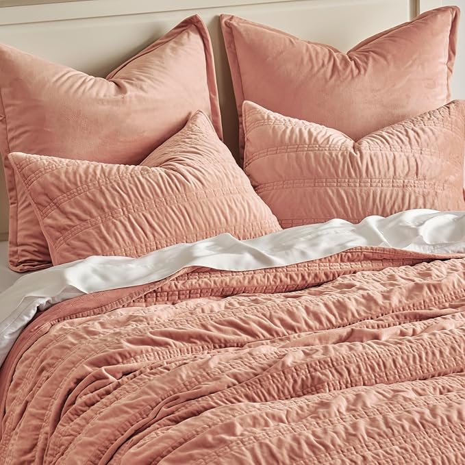 EVERGRACE Velvet Quilt King Size, Luxury Velvet Bedding Set, Ultra Soft Ruched Quilt Sets, Lightweight Comforter Vintage Textured Bedspread Coverlet with 2 Shams for All Season, Pink Clay