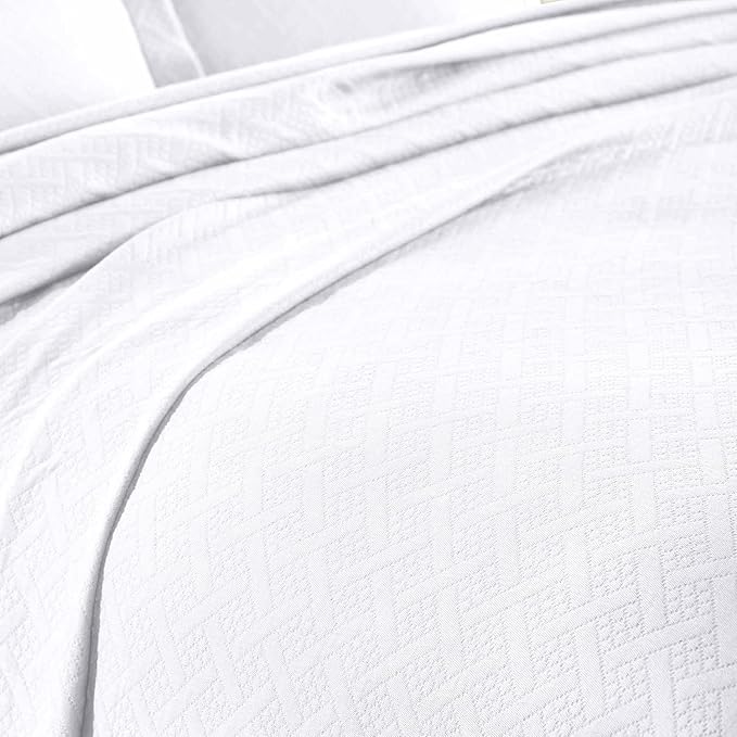 Superior 100% Cotton Basket Weave Bedspread with Shams, All-Season Premium Cotton Matelasse Jacquard Bedding, Quilted-Look Geometric Basket, King, White