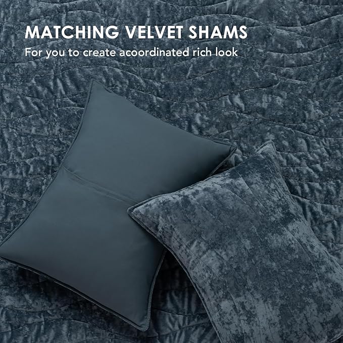EVERGRACE Luxury Velvet Quilt King Size, Ultra Soft Wave Crushed Velvet Bedding Set, Lightweight Quilted Comforter Set for All Season, Oversized Bedspread Coverlet with 2 Shams, Stormy Blue