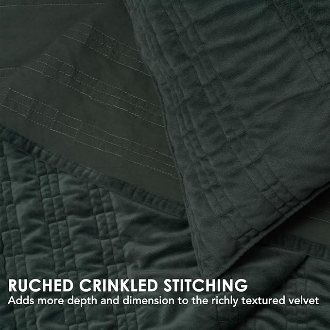 EVERGRACE Velvet Quilt Queen Size, Luxury Velvet Bedding Set, Ultra Soft Ruched Quilt Sets, Lightweight Comforter Vintage Textured Bedspread Coverlet with 2 Shams for All Season, Dark Green
