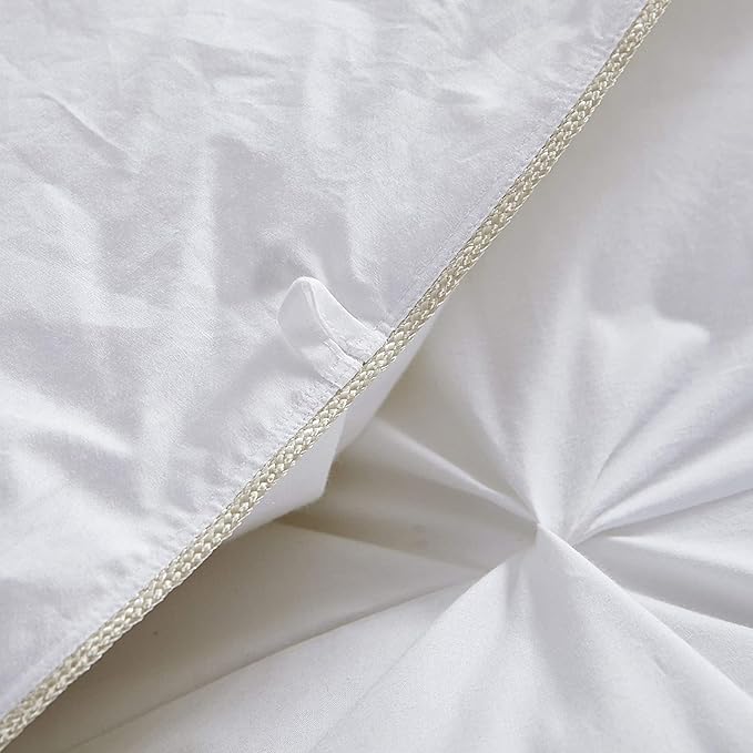 Luxurious Twin/Twin XL Goose Down Comforter, Unique White Pinch Pleat, 600 Thread Count, 100% Egyptian Cotton Cover, 65 Oz Fill Weight, 750 Fill Power