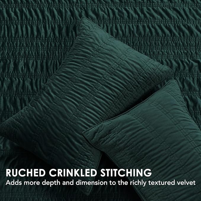 EVERGRACE Velvet Quilt Queen Size, Luxury Velvet Bedding Set, Ultra Soft Ruched Quilt Sets, Lightweight Comforter Vintage Textured Bedspread Coverlet with 2 Shams for All Season, Emerald Green