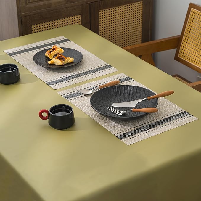 BACKTOEDEN Placemats Set of 8 Heat Resistant Washable Wipeable Placemat Woven Non-Slip Foldable Vinyl/Plastic Place Mats Indoor/Outdoor Mat Kitchen Dining Table Pad, Black Skyline