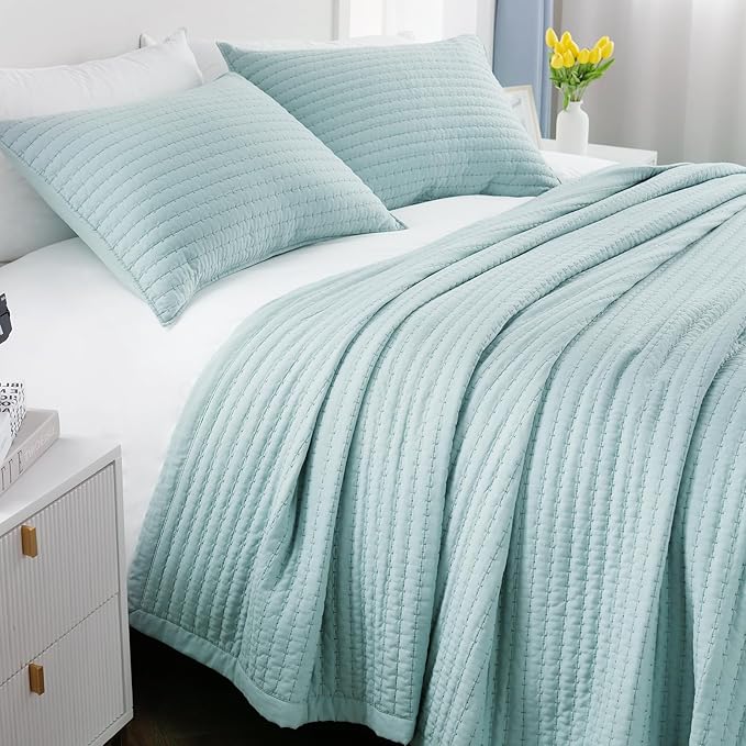 Oversized Queen Quilt Set – 102"x106" Soft Washed 3-Layer Lightweight Bedspread with Multi-Lock Quilting, Minimalist Nordic Bedding, All-Season Quilt Set for Spring & Summer, (1 Quilt + 2 Shams)Green
