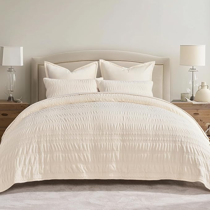 EVERGRACE Velvet Quilt Queen Size, Luxury Velvet Bedding Set, Ultra Soft Ruched Quilt Sets, Lightweight Comforter Vintage Textured Bedspread Coverlet with 2 Shams for All Season, Cream White