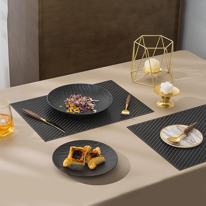 BACKTOEDEN Placemats Set of 6 Heat Resistant Washable Wipeable Placemat Woven Non-Slip Foldable Vinyl/Plastic Place Mats Indoor/Outdoor Mat Kitchen Dining Table Pad, Black Twill