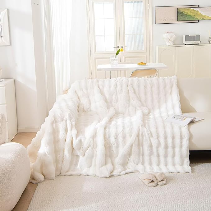 VClife Soft Plush Faux Fur Couch Cover, Warm Fuzzy White Sofa Covers for 3 Cushion Couch Sofa (71"x150") Non Slip Couch Covers for Dog Cat Washable Thick Furniture Protector for Pets