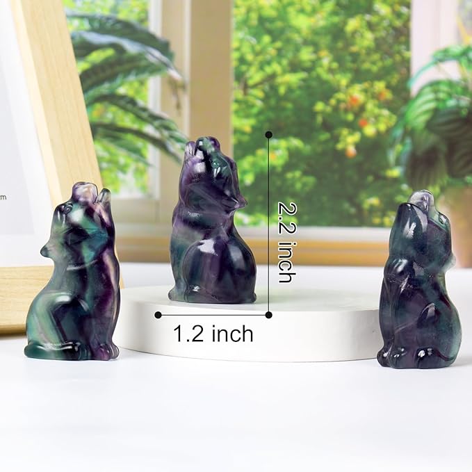 Rainbow Fluorite Howling Wolf Crystal Figurines, 2.2 Inch Wolf Totem Spirit Animal Statue Decor for Home Office Desk Altar, Hand Carved Natural Healing Crystal Sculpture Gifts for Women Men