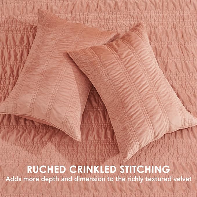 EVERGRACE Velvet Quilt Queen Size, Luxury Velvet Bedding Set, Ultra Soft Ruched Quilt Sets, Lightweight Comforter Vintage Textured Bedspread Coverlet with 2 Shams for All Season, Pink Clay