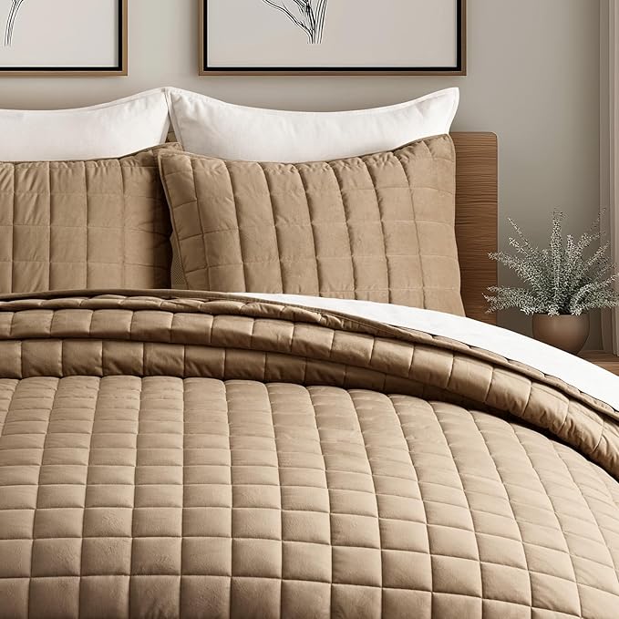 EVERGRACE Pearl Velvet Quilt King Size Bedding Sets, Luxurious Soft Velvet Comforter Set, Lightweight Box Stitching Oversized Bedspread Coverlet for All Season, with 2 Shams, Camel