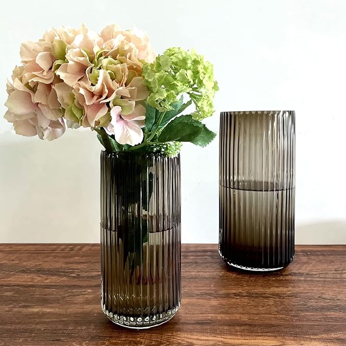 BUICCE Hand Blown Glass Flower Vase for Farmhouse Decor,Round Vintage Foding Bottles for Kitchen Dining Table Cafe Home Shelf Wedding Centerpiece.