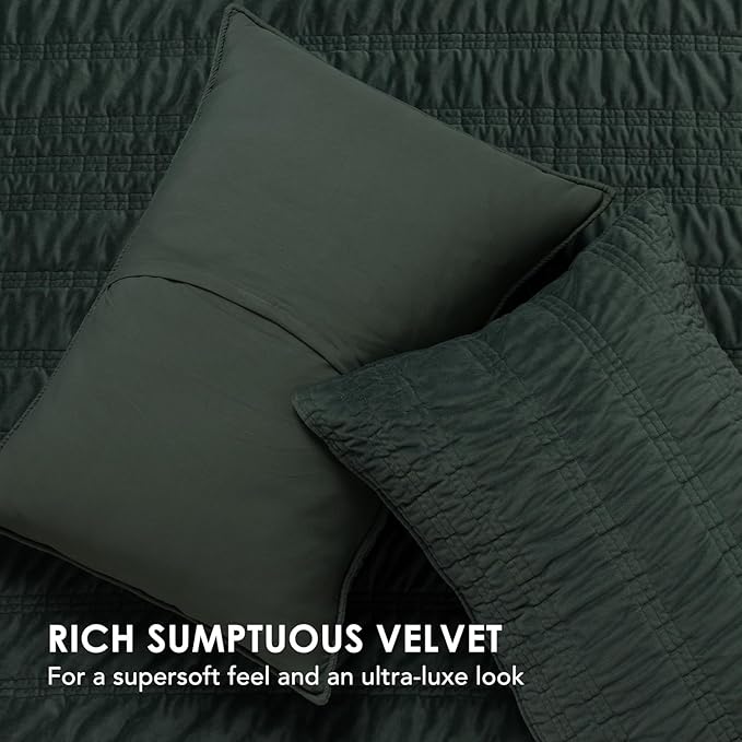 EVERGRACE Velvet Quilt Queen Size, Luxury Velvet Bedding Set, Ultra Soft Ruched Quilt Sets, Lightweight Comforter Vintage Textured Bedspread Coverlet with 2 Shams for All Season, Dark Green