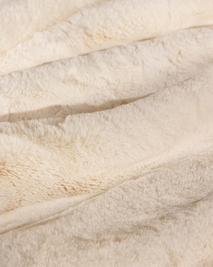 Cozy Earth Cuddle Blanket - Faux Fur Ultra-Soft Luxury Throw Blanket - Thick & Cozy Oversized Design for Lounging or Sharing - Machine Washable - Oversize Throw 80" x 60" Crème