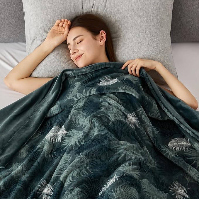 COOVA Faux Rabbit Fur & Flannel Throw Blanket 50x60 Inch - Luxury Fuzzy & Cozy Soft Blanket for All Seasons, Breathable and Comfortable for Bed, Sofa, Couch, and Camping, Feather Pattern,Blue