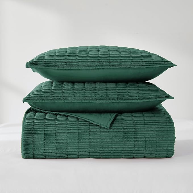 Wonderful Luxury Velvet Quilt - Stitched Twin Size Bedding Forest Green, Soft Corduroy Lightweight Comforter, Pet-Friendly, Tear-Resistant Bedspread Coverlet for All Season 68"x86"