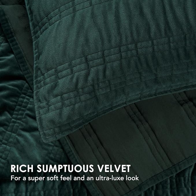 EVERGRACE Velvet Quilt Queen Size, Luxury Velvet Bedding Set, Ultra Soft Ruched Quilt Sets, Lightweight Comforter Vintage Textured Bedspread Coverlet with 2 Shams for All Season, Emerald Green