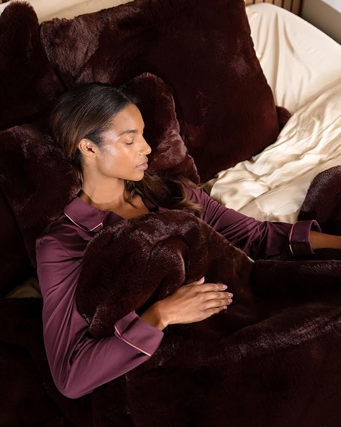 Cozy Earth Cuddle Blanket - Faux Fur Ultra-Soft Luxury Throw Blanket - Thick & Cozy Oversized Design for Lounging or Sharing - Machine Washable - Throw 60" x 50" Burgundy