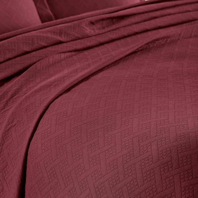 Superior 100% Cotton Basket Weave Bedspread with Shams, All-Season Premium Cotton Matelasse Jacquard Bedding, Quilted-Look Geometric Basket, Queen, Garnet