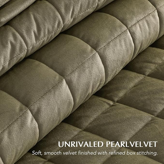 EVERGRACE Pearl Velvet Quilt King Size Bedding Sets, Luxurious Soft Velvet Comforter Set, Lightweight Box Stitching Oversized Bedspread Coverlet for All Season, with 2 Shams, Moss Green
