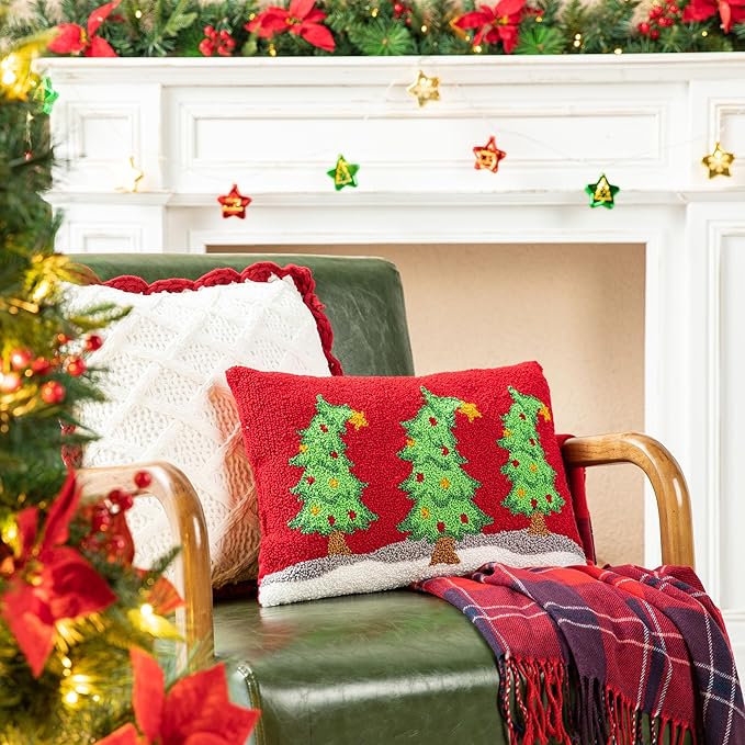Glitzhome Hooked Christmas Pillow, 18 inch Handmade Bent Trees Festive Home Decor, Acrylic Accent Sofa Bed Headrest‌ for Holiady and Seasonal Celebration