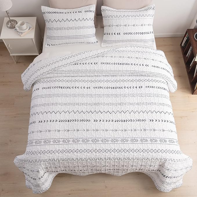 DURLENGEN Quilt Set California King Size 3Pcs,Bohemian Design with White & Black Geometric Pattern Printed on White,All Season Lightweight Bedspread Coverlet Sets(California King 112x104,Boho White)