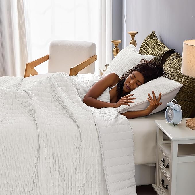 Wonderful Luxury Velvet Quilt Set Twin Size Stitched White Bedding Set 2 Pieces, Soft Tufted Corduroy Lightweight Comforter, Pet-Friendly, Tear-Resistant Bedspread Coverlet Bedding for All Season