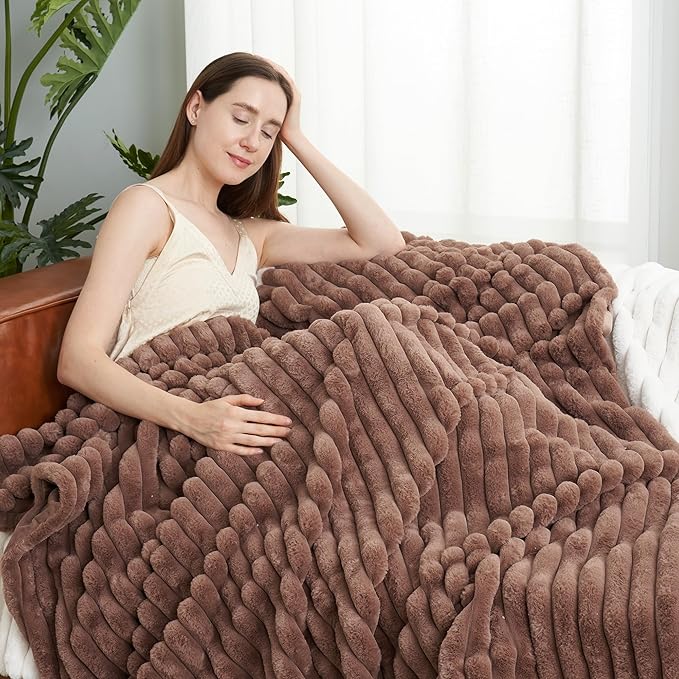 Amélie Home Faux Fur Throw Blanket for Couch, Cozy Fuzzy Fluffy Fur Luxurious Soft Striped Plush Gift Blankets for Family Sofa Chair Bedroom, 55"x70", Light Coffee