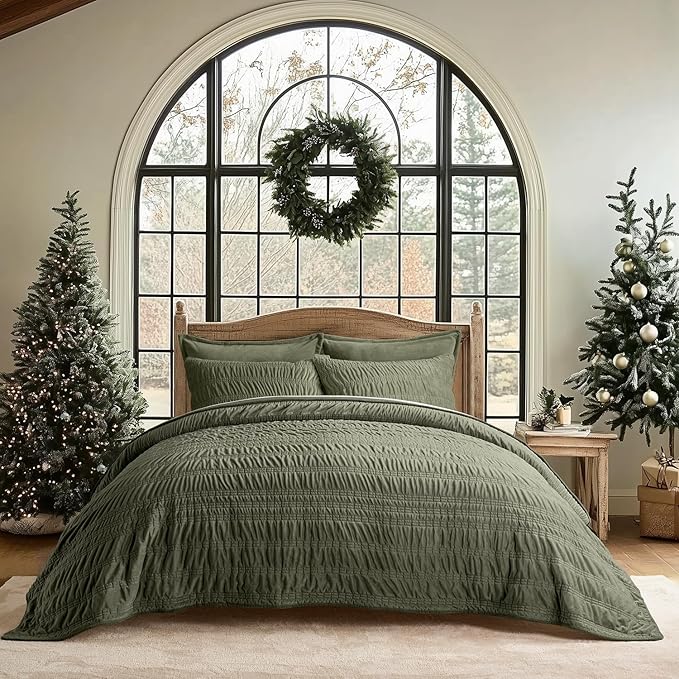 EverGrace Velvet Quilt King Size, Luxury Velvet Bedding Set, Ultra Soft Ruched Quilt Sets, Lightweight Comforter Vintage Textured Bedspread Coverlet with 2 Shams for All Season, Olive Green