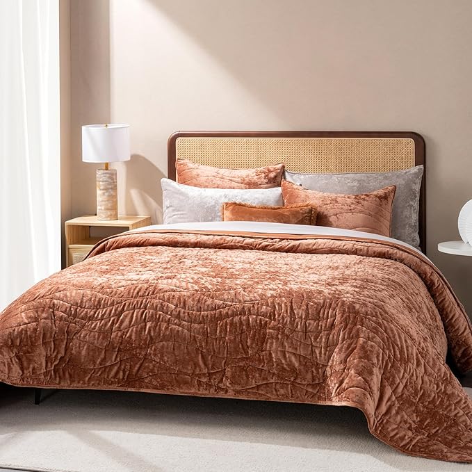 EverGrace Luxury Velvet Quilt King Size, Ultra Soft Wave Crushed Velvet Bedding Set, Lightweight Quilted Comforter Set for All Season, Oversized Bedspread Coverlet with 2 Shams, Burnt Orange