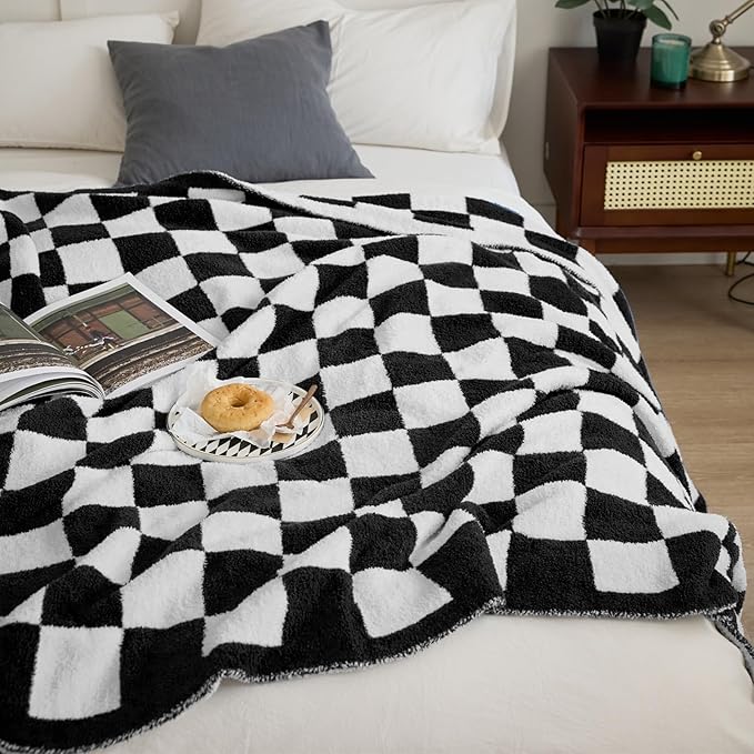 YIRUIO Throw Blanket Checkered Chessboard Fluffy Fuzzy Warmer Comfort Reversible Super Soft Cozy for Home Decor Bed Couch Sofa Living Room (Black, 51''x63'')