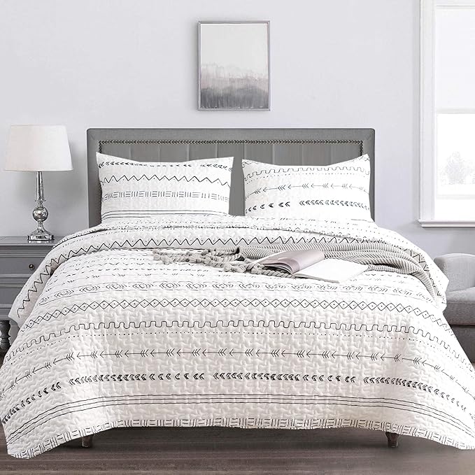 DURLENGEN White Quilt Set King Size 3Pcs,Bohemian Design with White & Black Geometric Pattern Printed on White, All Season Lightweight Bedspread Coverlet Sets(King 106x96,Boho White)