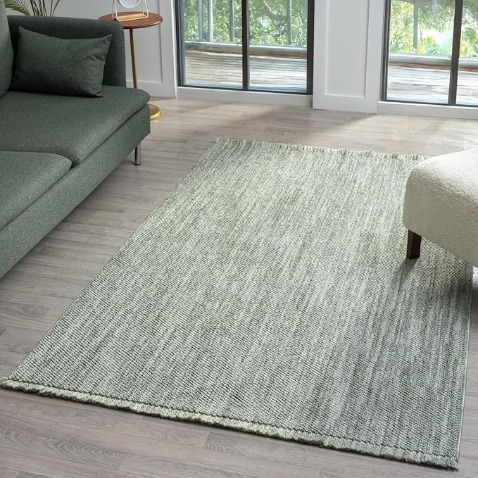 LUXE WEAVERS Solid Machine Woven Green 4x6 Area Rug, Indoor Stain-Resistant Carpet
