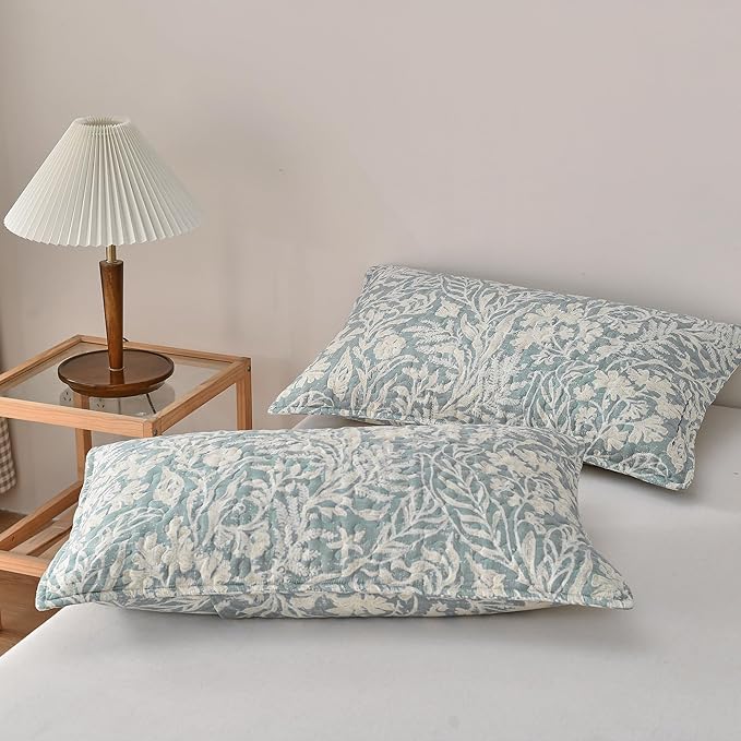 DURLENGEN Bluish Grey Botanical Quilt Set King Size 3Pcs, Bluish Grey Printed with Beige Leaves Pattern, All Season Lightweight Bedspread Coverlet Sets(King 106x96,Beige Botanical)
