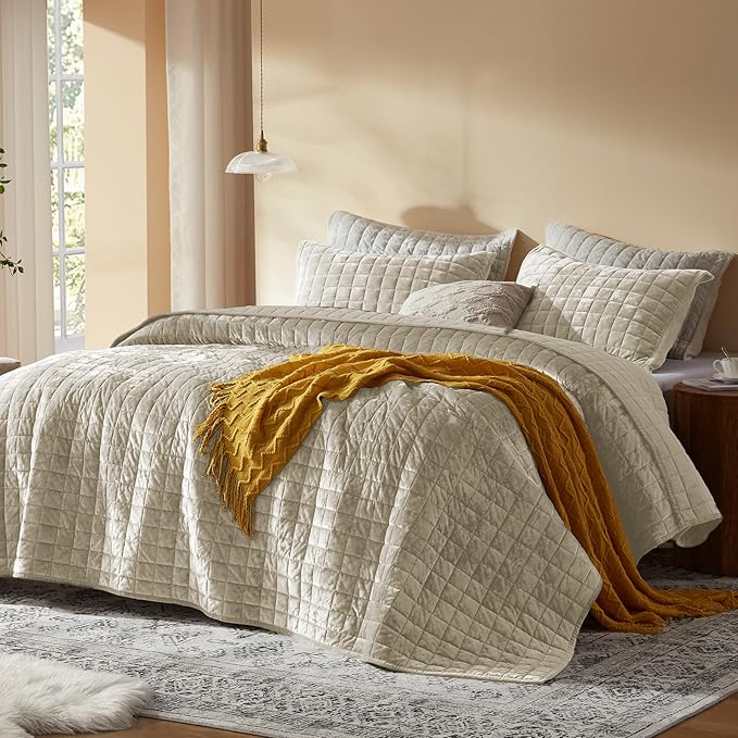 LEAONME Velvet Quilt Oversized California King-120''x120'', Lightweight Beige Velvet Comforter Set with 2 Pillow Shams, Oversized Bedspread Coverlet Quilted Bedding Set for All Season