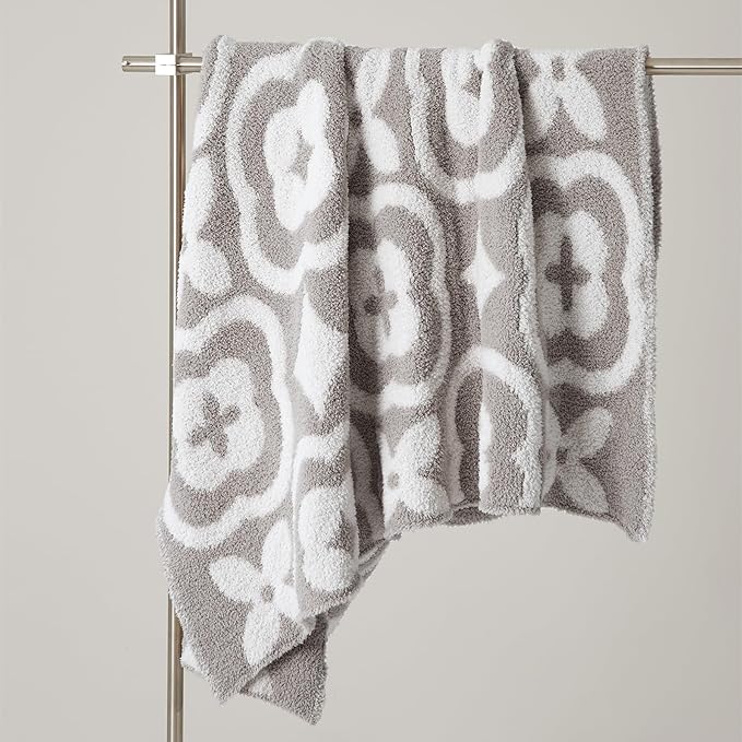 YIRUIO Blankets & Throws Ultra Soft Extra Plush & Warm Fluffy Fuzzy Cozy Middleweight Gift for Birthdays Holidays Any Occasion