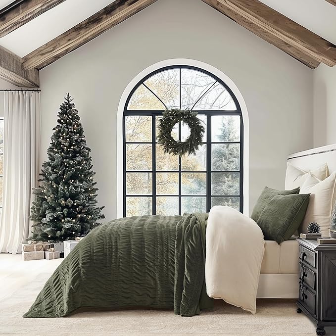 EverGrace Velvet Quilt Queen Size, Luxury Velvet Bedding Set, Ultra Soft Ruched Quilt Sets, Lightweight Comforter Vintage Textured Bedspread Coverlet with 2 Shams for All Season, Olive Green
